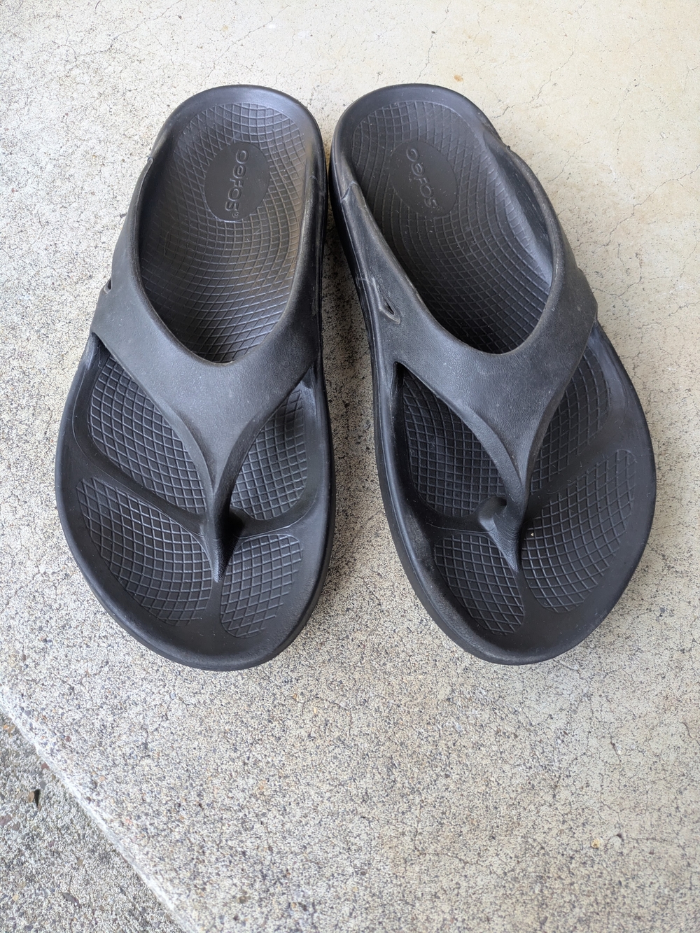 Oofos Women's Black Recovery Flip Flops - OOriginal